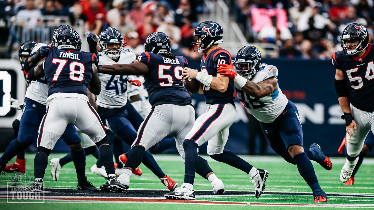 Derrick Henry, Tennessee Titans thump Texans in Malik Willis' debut