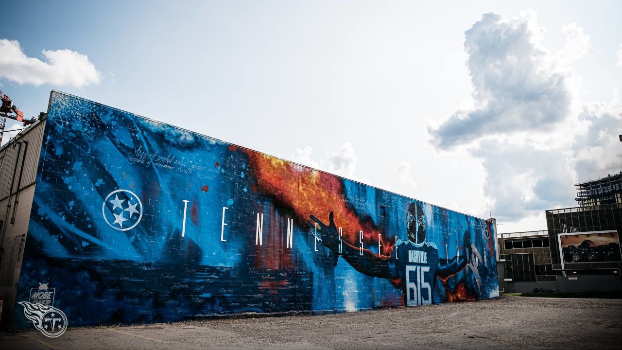 Tennessee Titans unveil new mural in downtown Nashville