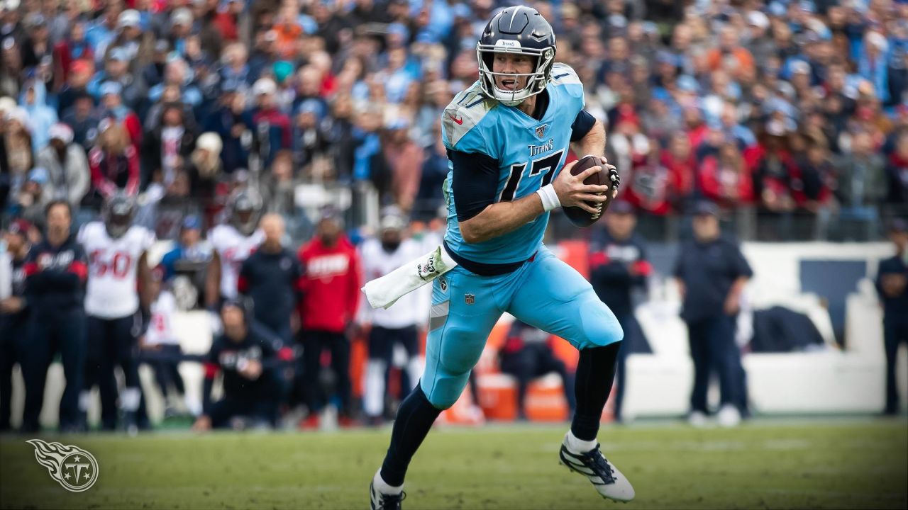 Tennessee Titans free safety Kevin Byard (31) runs to the sideline after  the coin toss before an NFL football game against the Jacksonville Jaguars  on Sunday, December 12, 2021, in Nashville, Tenn. (