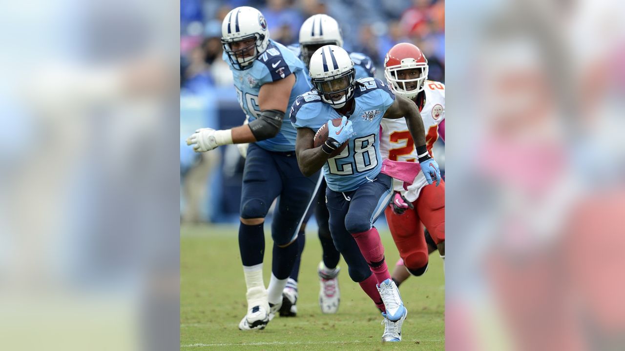 Chris Johnson Will Sign a One-Day Contract to Retire as a Titan on  Wednesday in Nashville