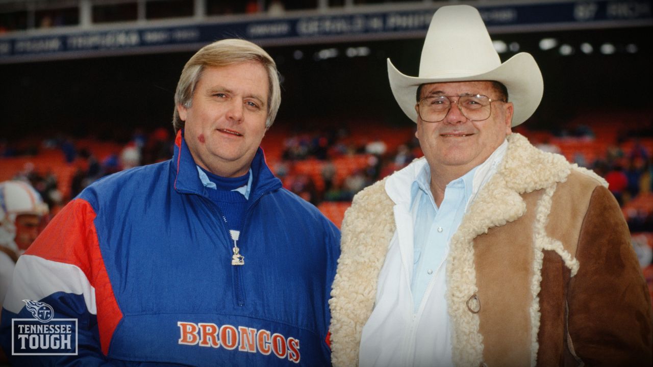 Titans adding Phillips, Fisher, former GM to ring of honor