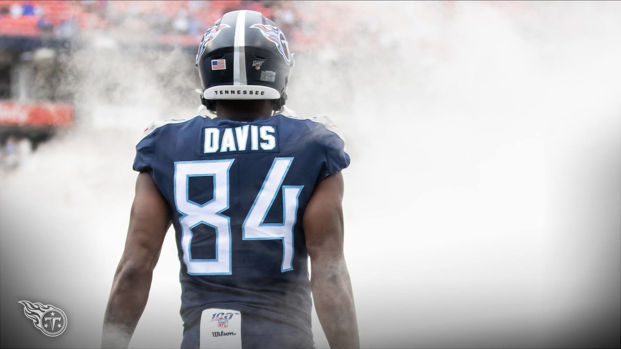 No-Nonsense Titans WR Corey Davis Focused on Making Himself – and