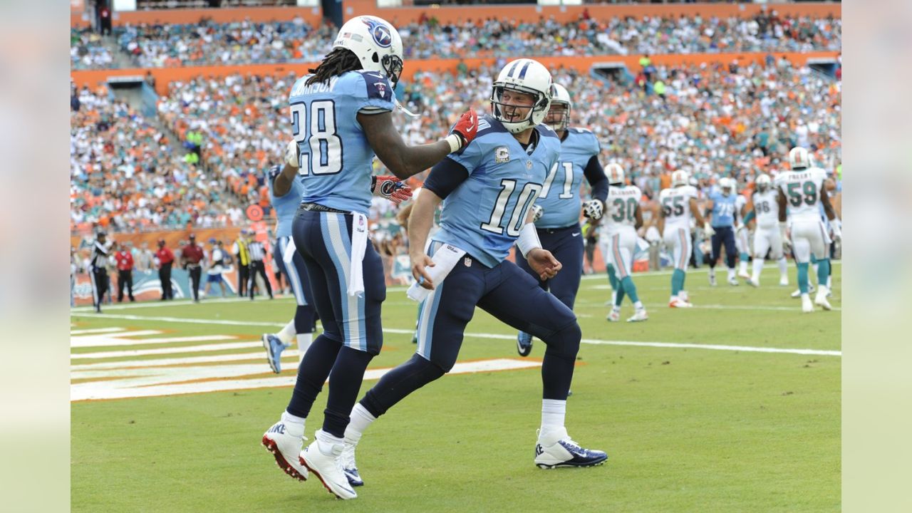 Chris Johnson Will Sign a One-Day Contract to Retire as a Titan on  Wednesday in Nashville