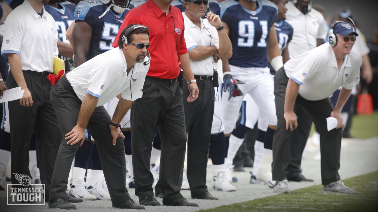 Tennessee Titans induct Fisher, Reese into franchise's Ring of Honor