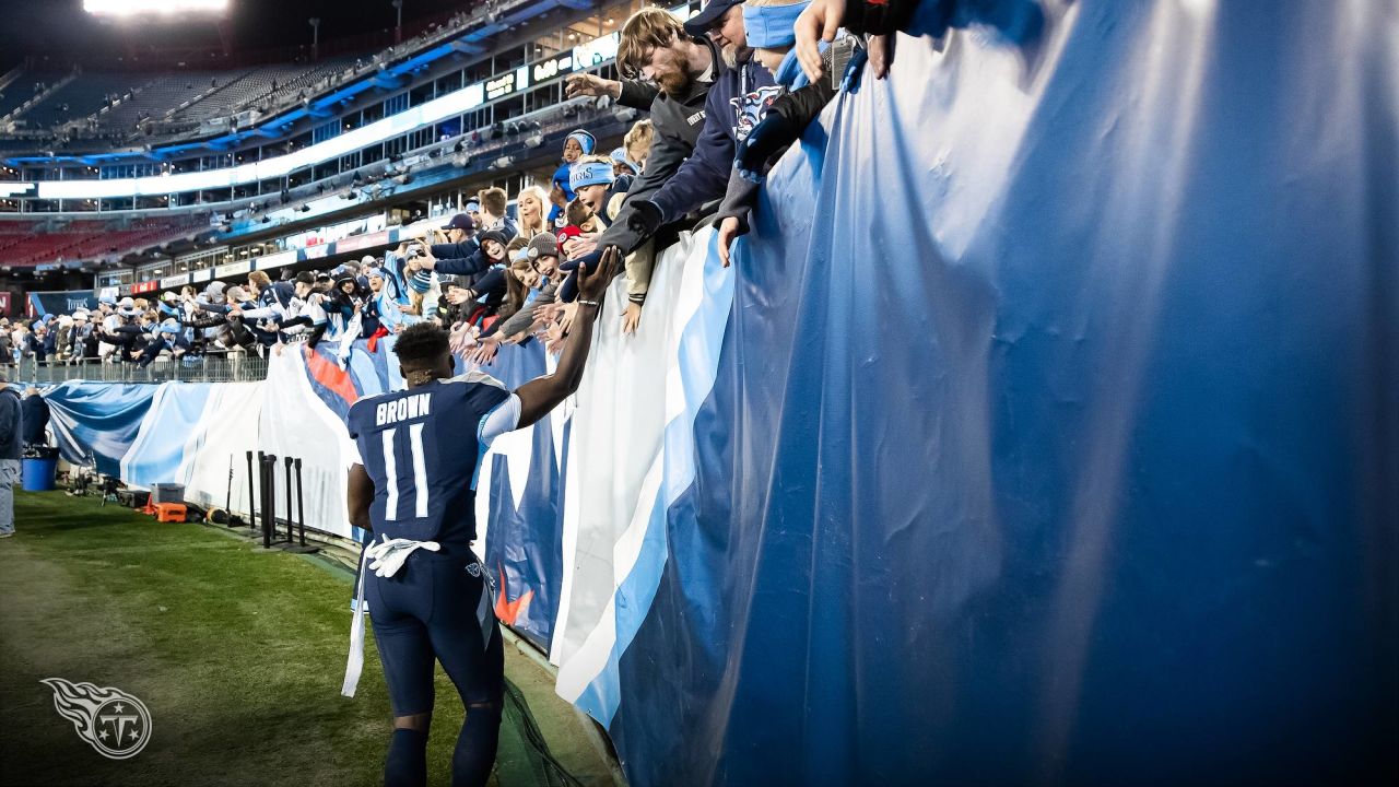 Tennessee Titans - Enter the Titans Hall of Fans Photo Contest presented by  Coke Zero to WIN season tickets and have YOUR own personal Titans Hall of  Fans banner displayed at LP