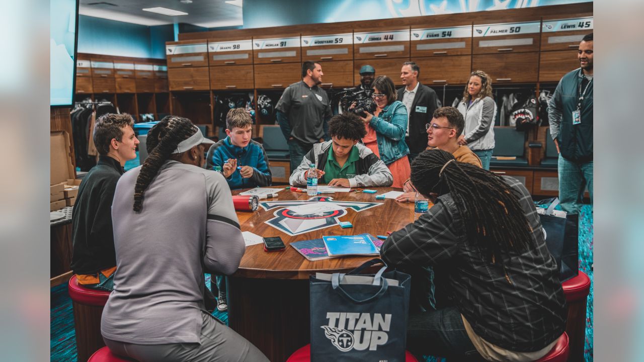 King Gives Bling: Titans RB Derrick Henry Rewards His Offensive Linemen  With Rolex Watches