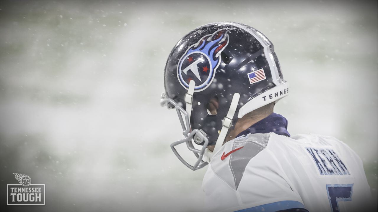 Detailed view of Green Bay Packers (left) and Tennessee Titans helmets.  Photo via Credit: Newscom/Alamy Live News Stock Photo - Alamy