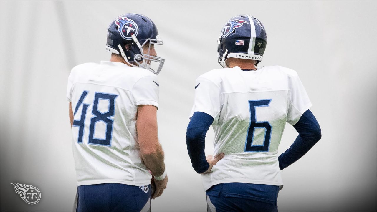 Tennessee Titans punter Brett Kern (6) warms up before a preseason NFL  football game against the Tampa Bay Buccaneers, Saturday, Aug. 21, 2021, in  Tampa, Fla. (AP Photo/Phelan M. Ebenhack Stock Photo - Alamy