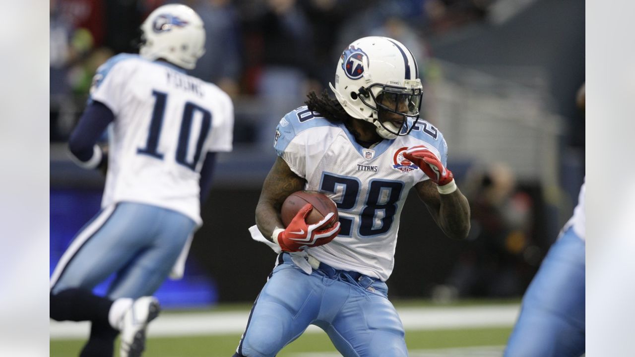 Derrick Henry in a Throwback Houston Oiler uniform with number 2 jersey  instead of 22. : r/Tennesseetitans