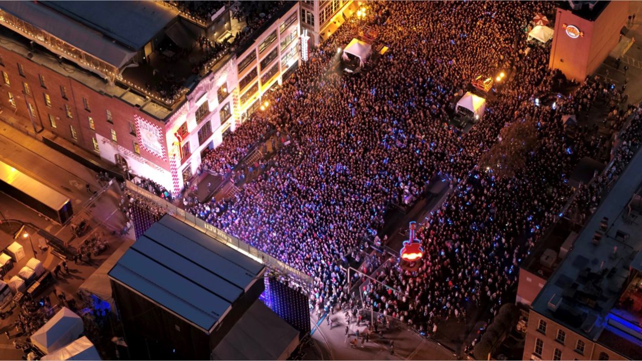 Titans uniforms unveiled during street party on Broadway