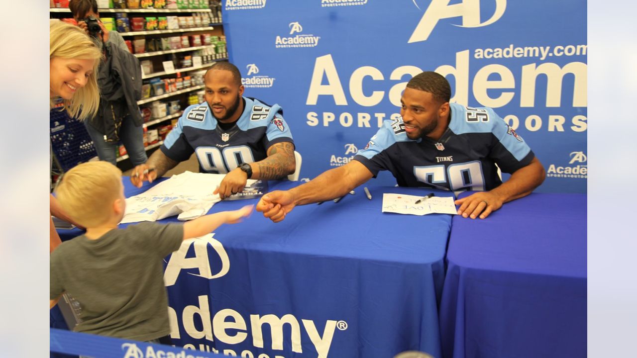 Tennessee Titans on X: Congratulations to Wesley Woodyard (@WoodDro52) on  being named the #Titans nominee for the Walter Payton @NFL Man of the Year  award. #WPMOY #TitanUp Story 