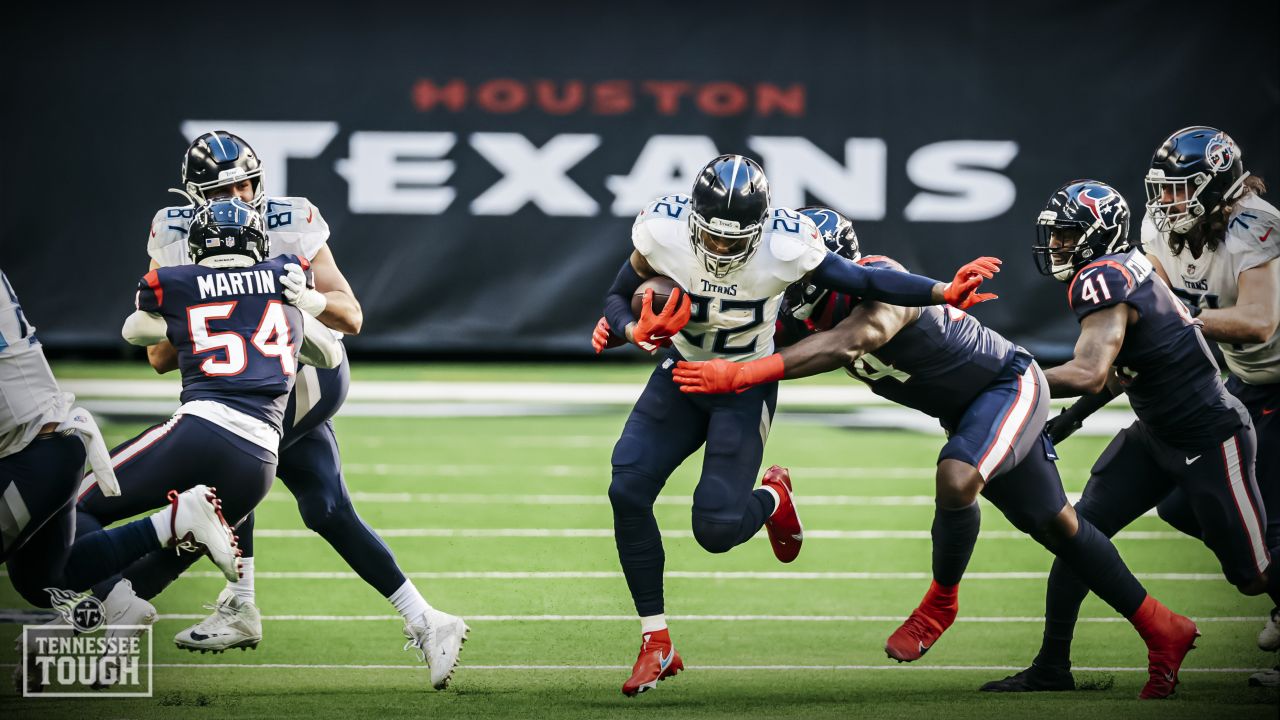 Henry passes 2K, Titans beat Texans 41-38 on late field goal –