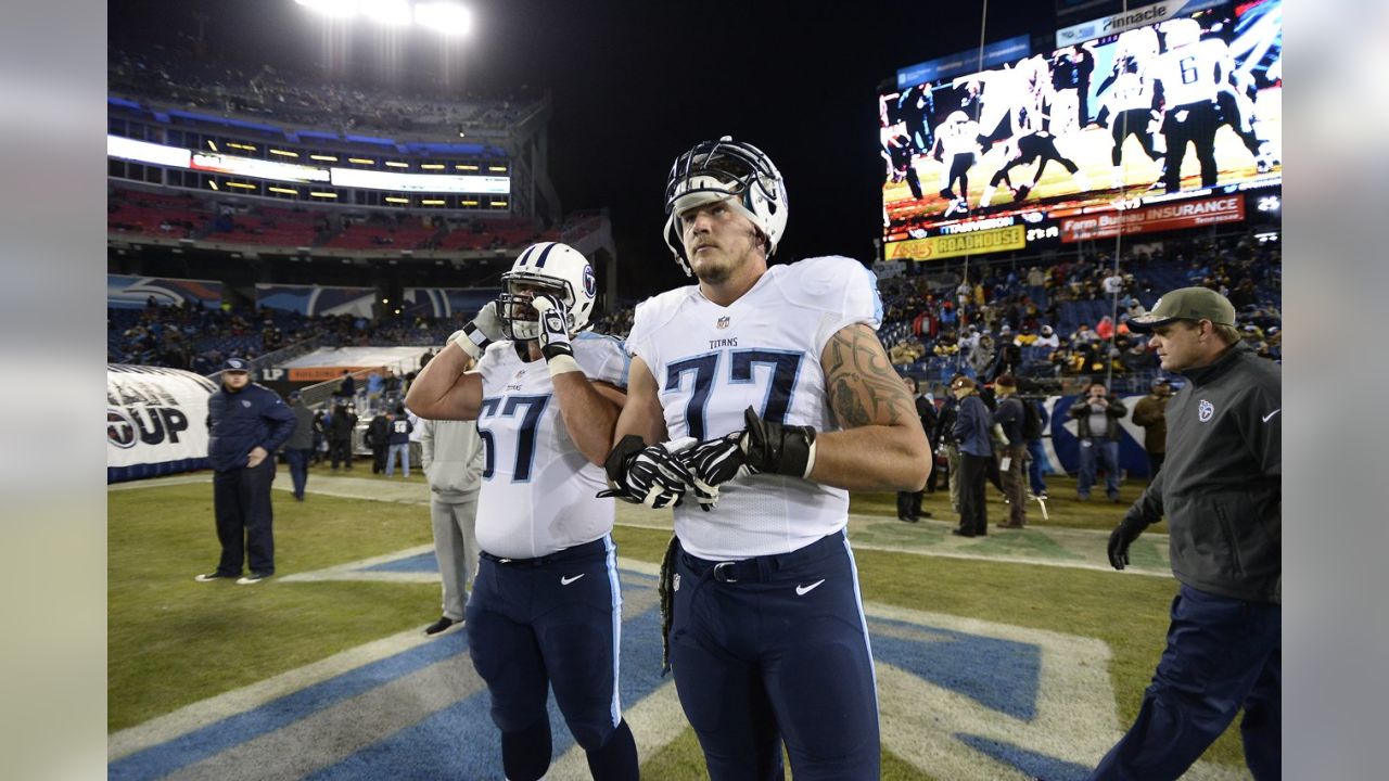 Taylor Lewan keeps a taxidermy beaver called Steve in the Titans locker  room. He sits in a new rookie's locker each week during training camp. :  r/Tennesseetitans