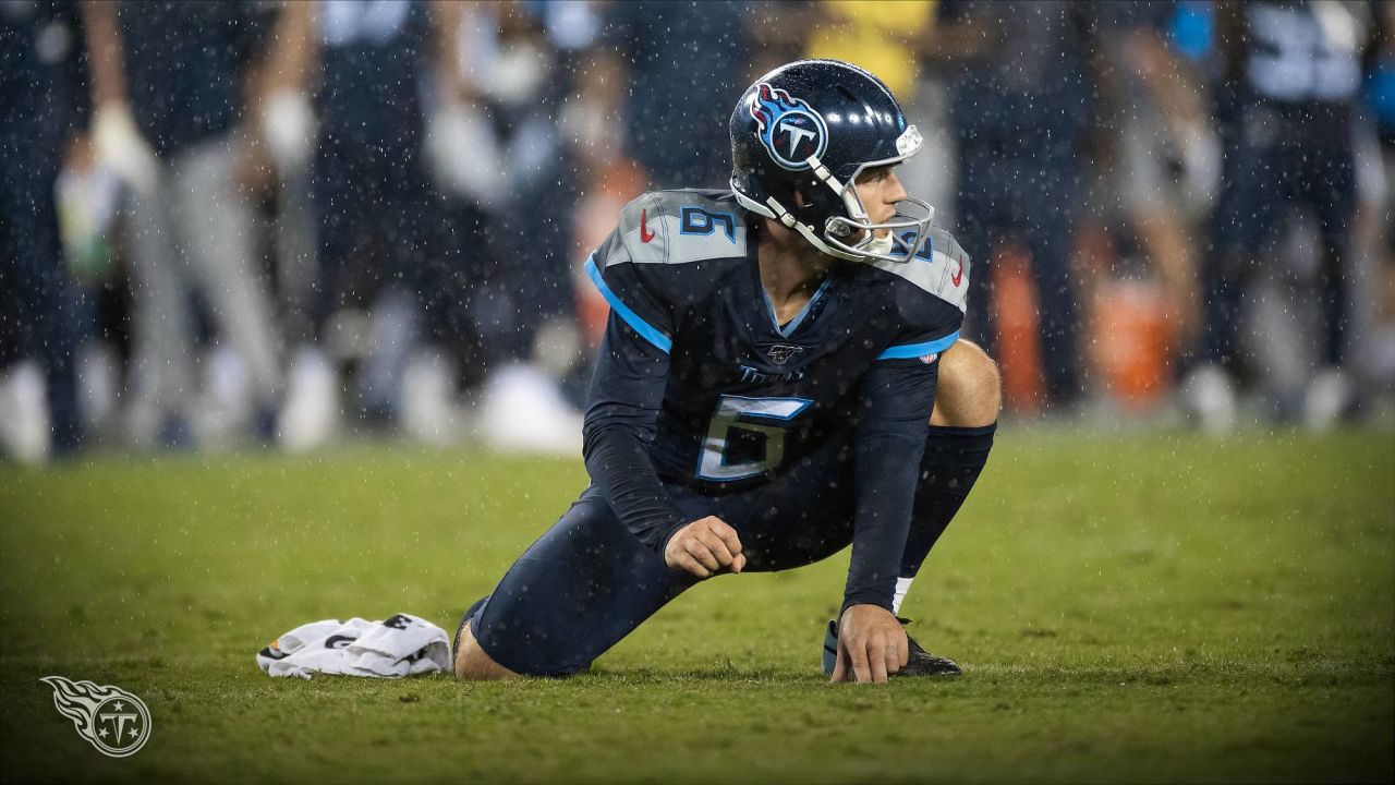 Tennessee Titans punter Brett Kern (6) warms up before a preseason NFL  football game against the Tampa Bay Buccaneers, Saturday, Aug. 21, 2021, in  Tampa, Fla. (AP Photo/Phelan M. Ebenhack Stock Photo - Alamy