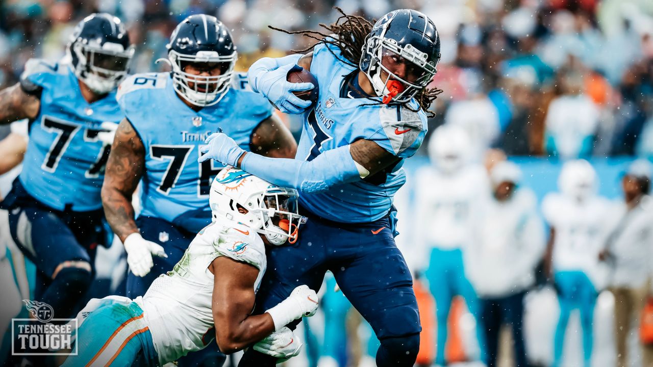 Titans Beat Dolphins 34-3 to win the AFC South & are 1st Place in