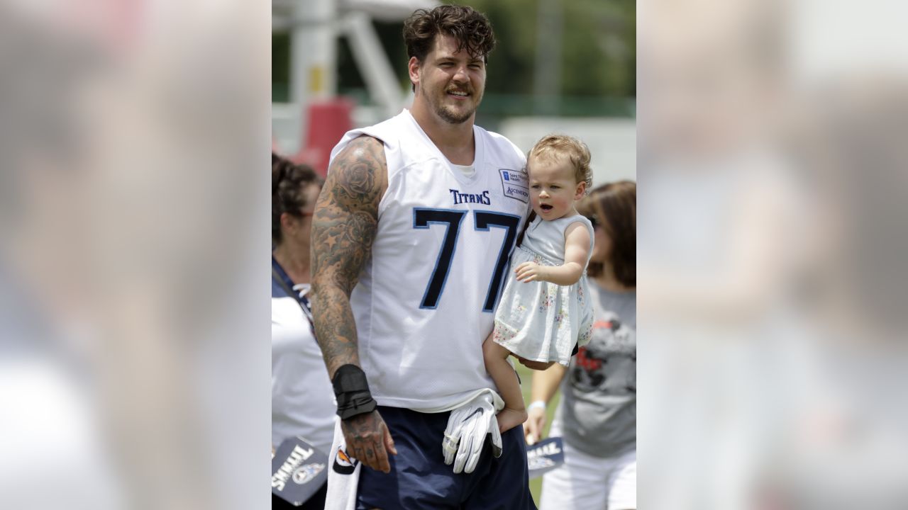 Taylor Lewan Skipping Titans Minicamp During Contract Negotiations