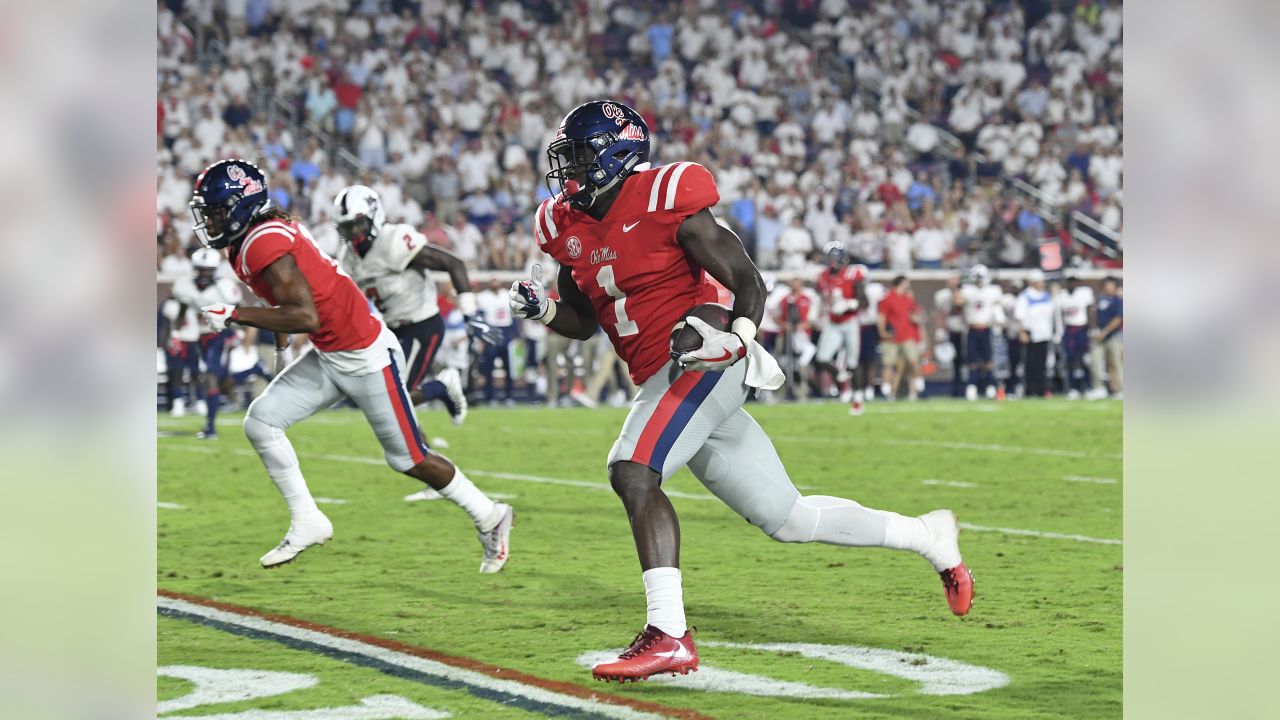 Egg Bowl 2017: Ole Miss' D.K. Metcalf does dog pee celebration 