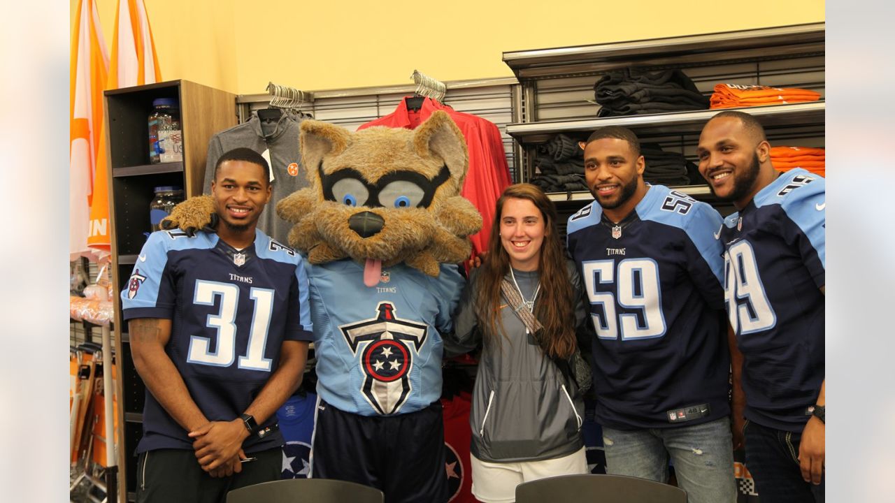 Tennessee Titans on X: Congratulations to Wesley Woodyard (@WoodDro52) on  being named the #Titans nominee for the Walter Payton @NFL Man of the Year  award. #WPMOY #TitanUp Story 