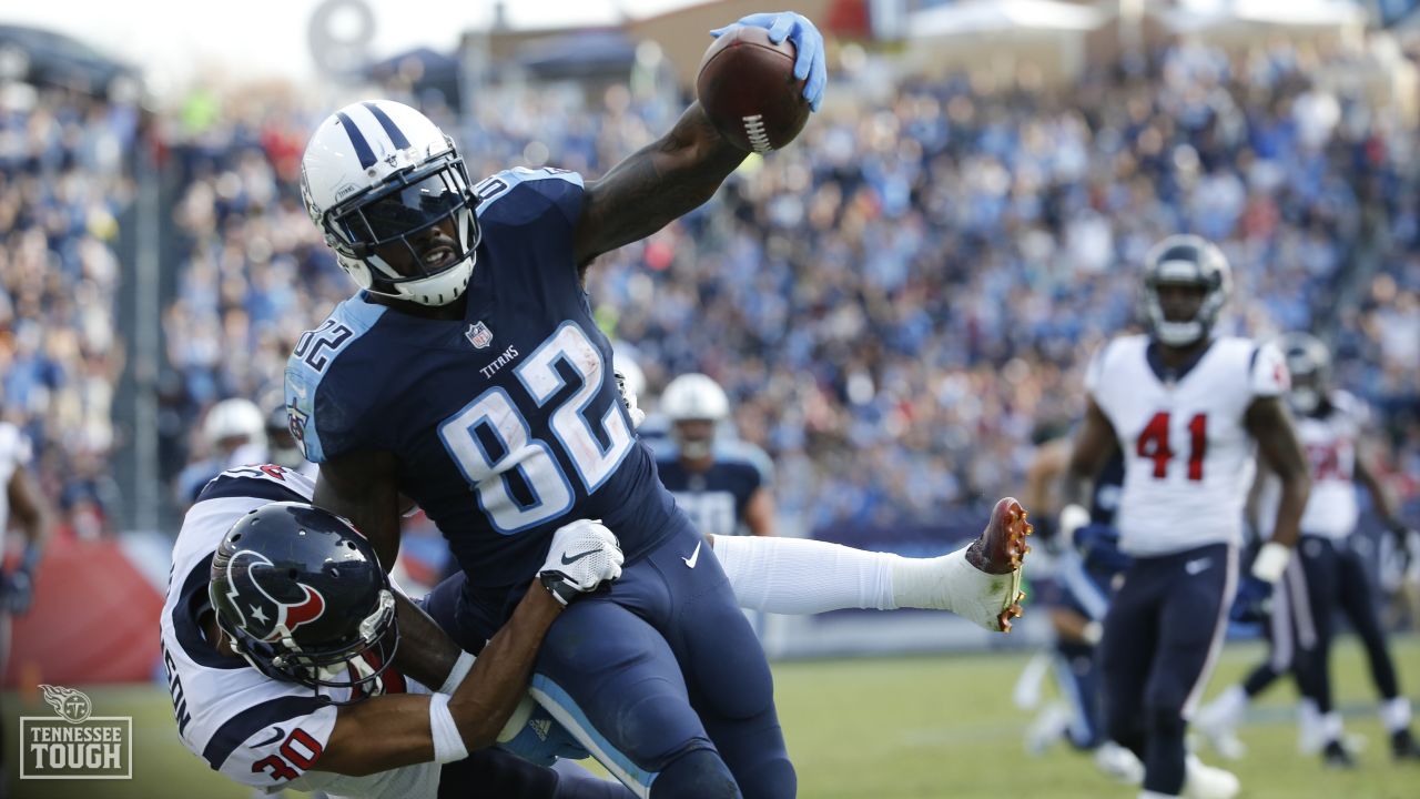 Delanie Walker Thankful for His Time With the Titans as He Officially  Announces His Retirement