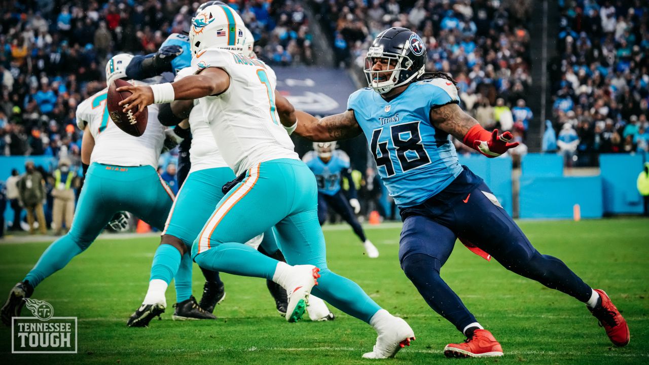 Crown 'Em: Titans Win AFC South With 34-3 Win Over the Dolphins