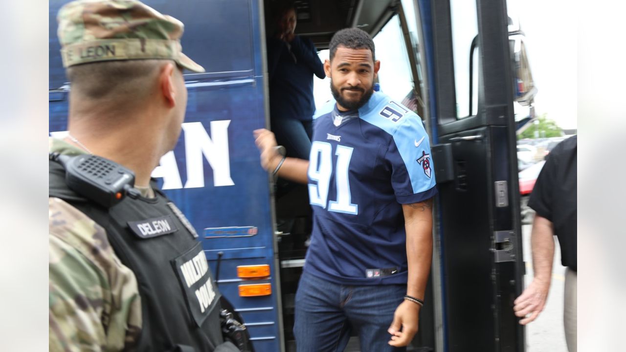 Titans Caravan visits Ft. Campbell