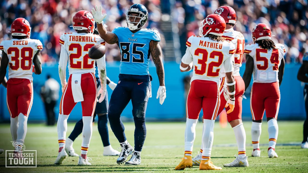 Chiefs have a tough time against the Titans, loosing 27-3