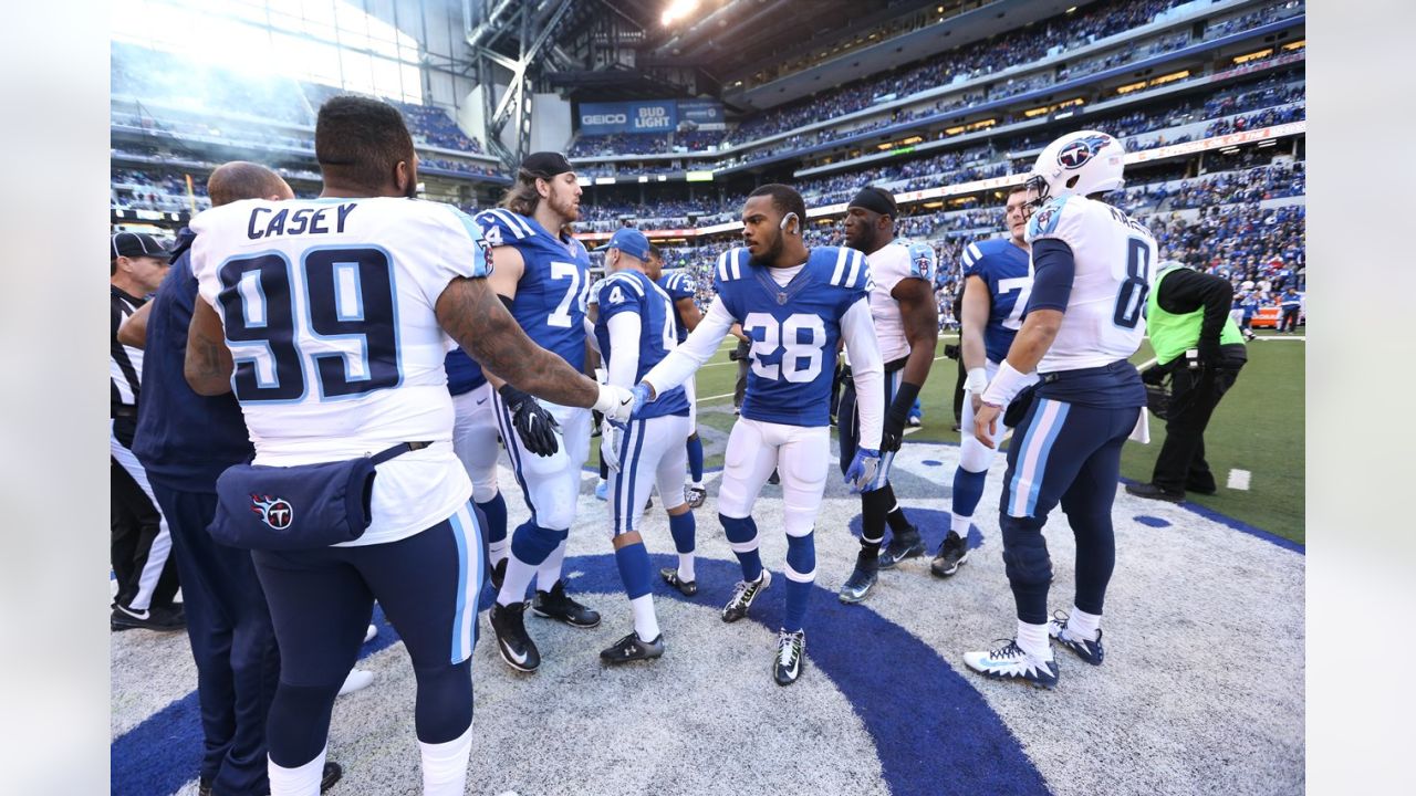 Indianapolis, Indiana, USA. 18th Nov, 2018. Indianapolis Colts linebacker Darius  Leonard (53) during NFL football game action between the Tennessee Titans  and the Indianapolis Colts at Lucas Oil Stadium in Indianapolis, Indiana.