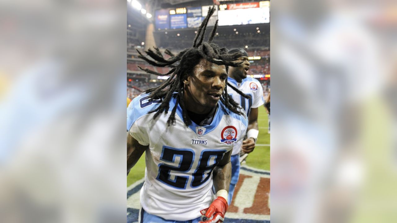 Chris Johnson Will Sign a One-Day Contract to Retire as a Titan on  Wednesday in Nashville