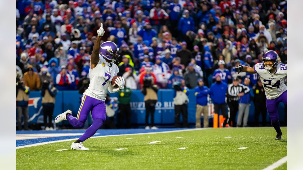 End zone picks for Vikings is Peterson's latest contribution