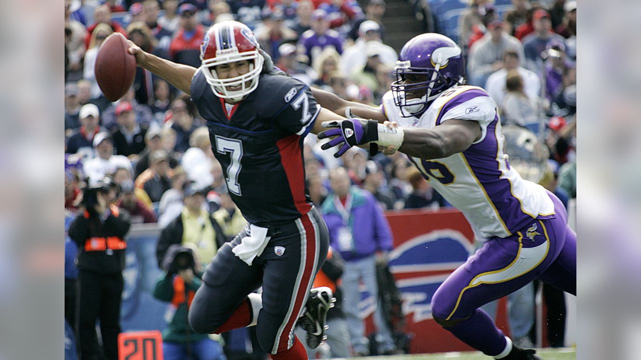 Bills-Vikings Pre-Game (Diggs and Thielen in the tunnel) These two came  up together and made a lot of memories, just wanted to share. :  r/buffalobills