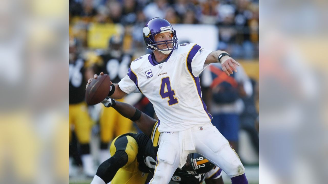 Minnesota Vikings on X: Who was a better free agent signing for the Vikings,  Randall Cunningham or Brett Favre? VOTE:    / X