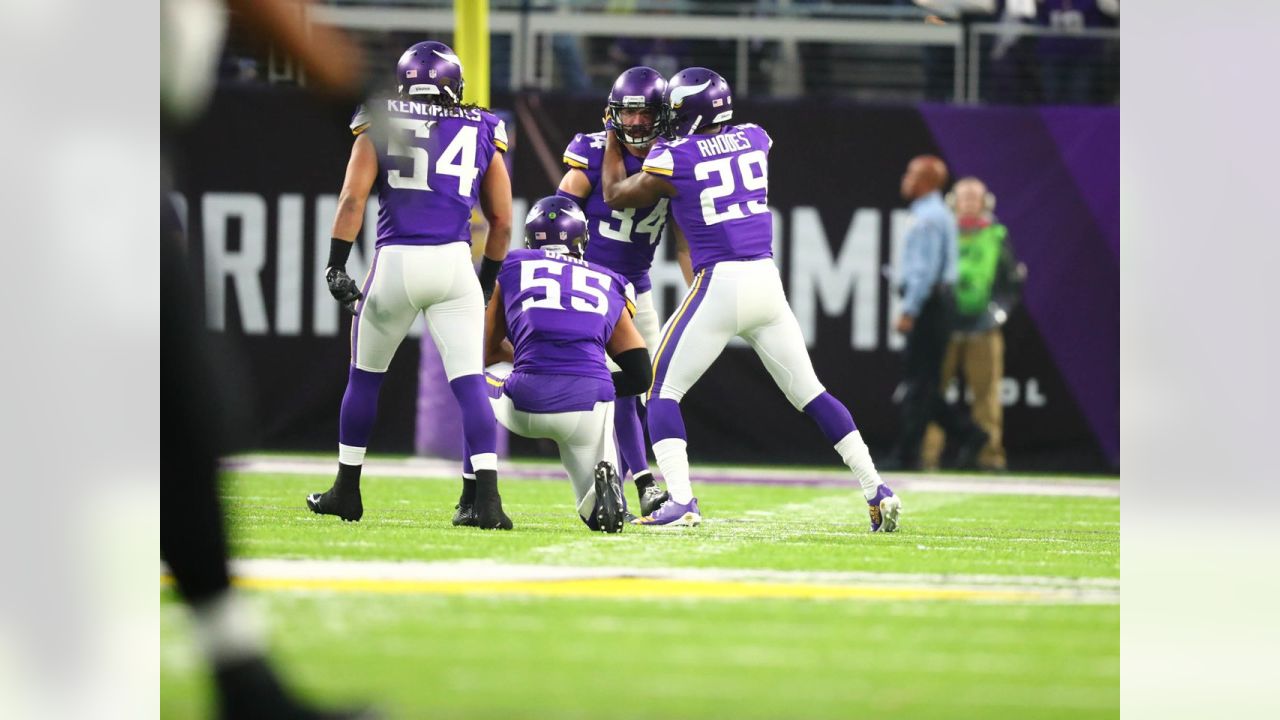 Vikings stun Saints, 29-24, with 61-yard touchdown on last play - CBS News