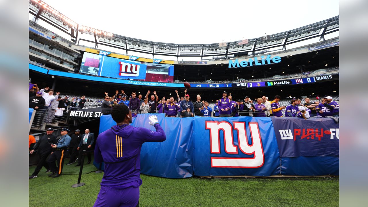 Vikings manhandle Giants 28-10 for first road win of season – Twin Cities