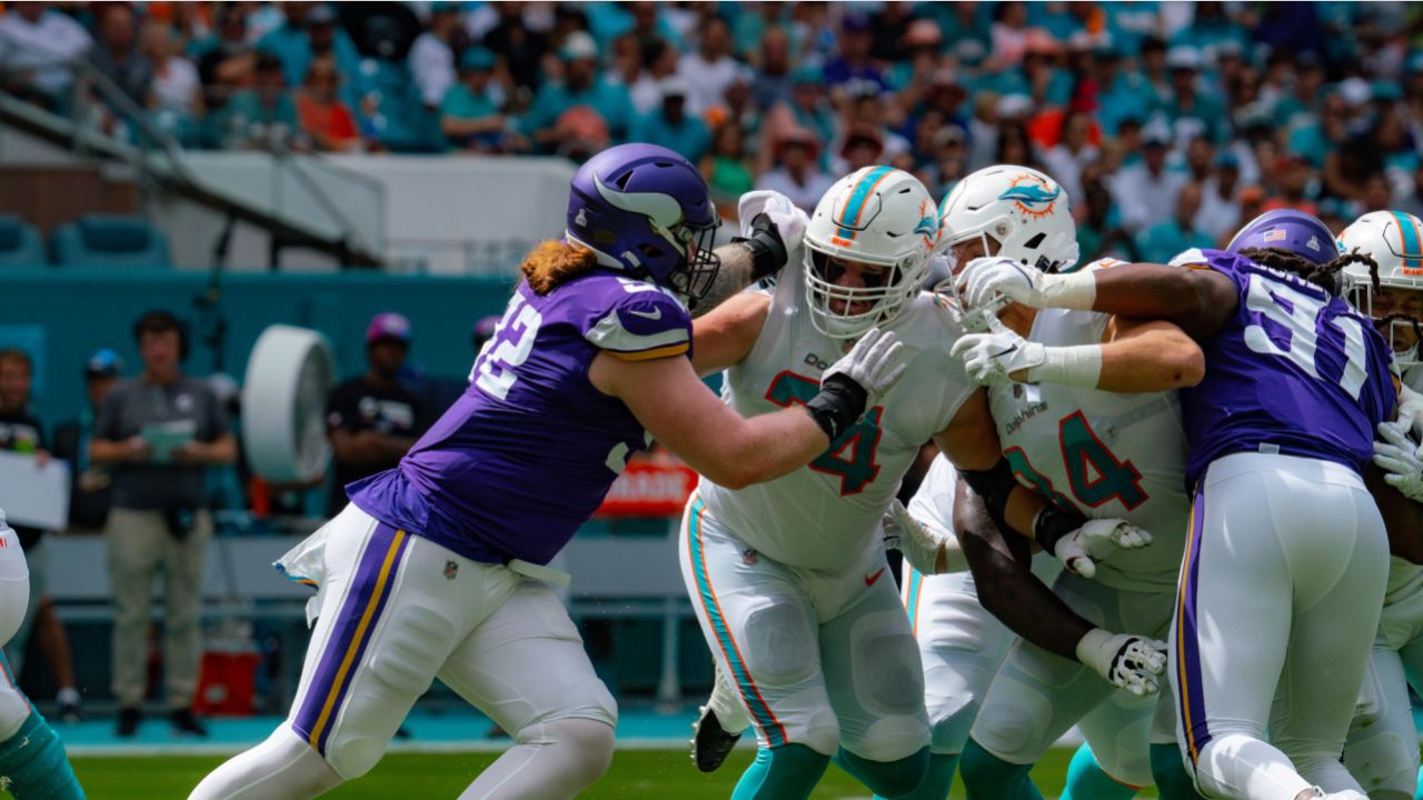 PFF Takes a Big, Steaming Dump on the Minnesota Vikings Defensive Line  