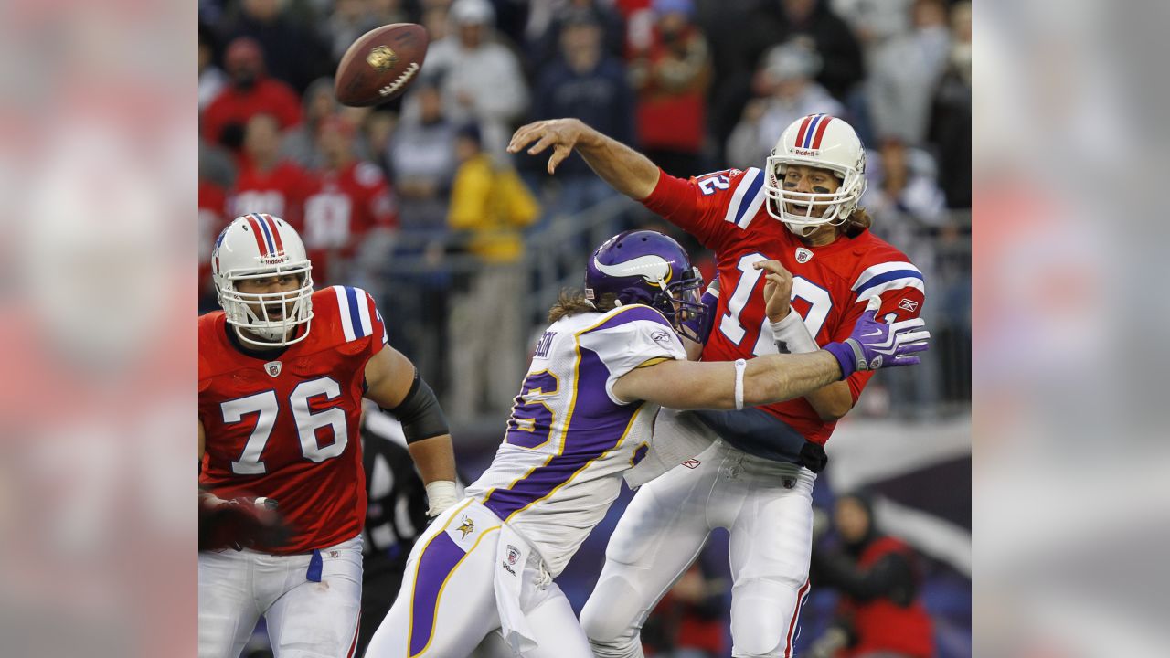 17 October 2010: Dallas Cowboys quarterback Tony Romo (9) scrambles. The  Minnesota Vikings defeated the Dallas