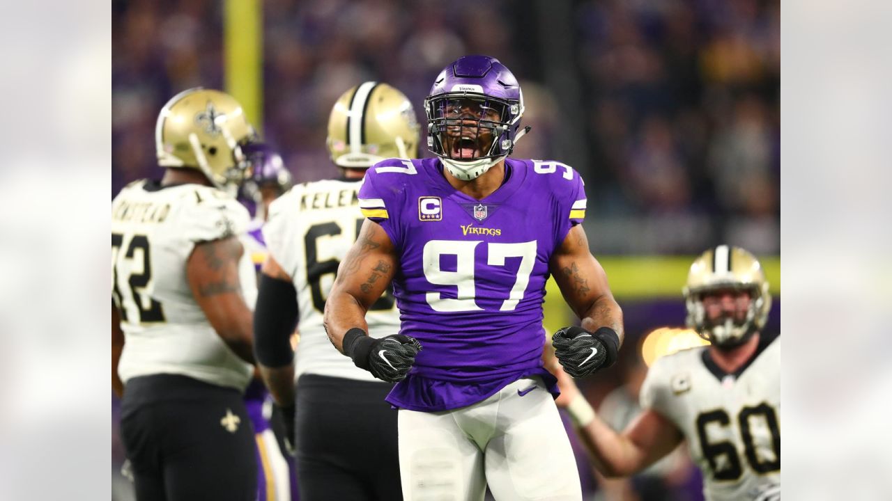 Vikings stun Saints, 29-24, with 61-yard touchdown on last play - CBS News