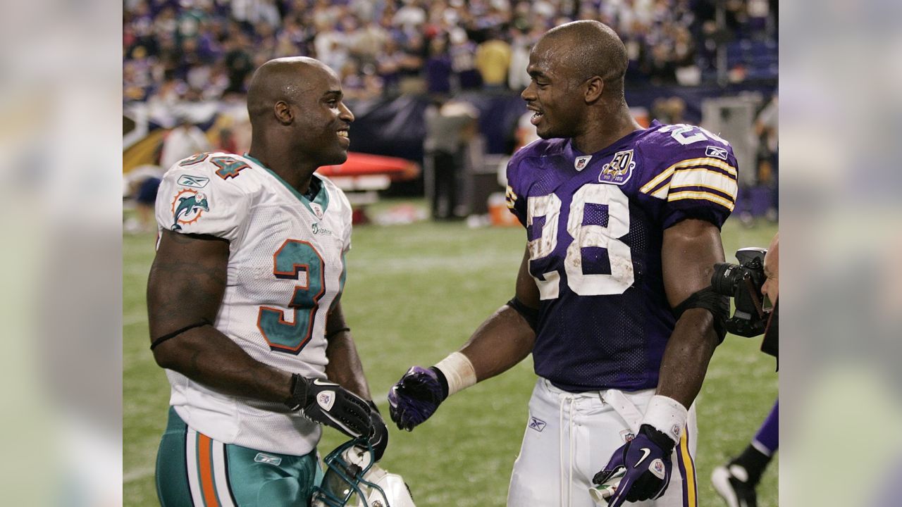 Vikings vs Dolphins: How to watch & listen to Sunday's game