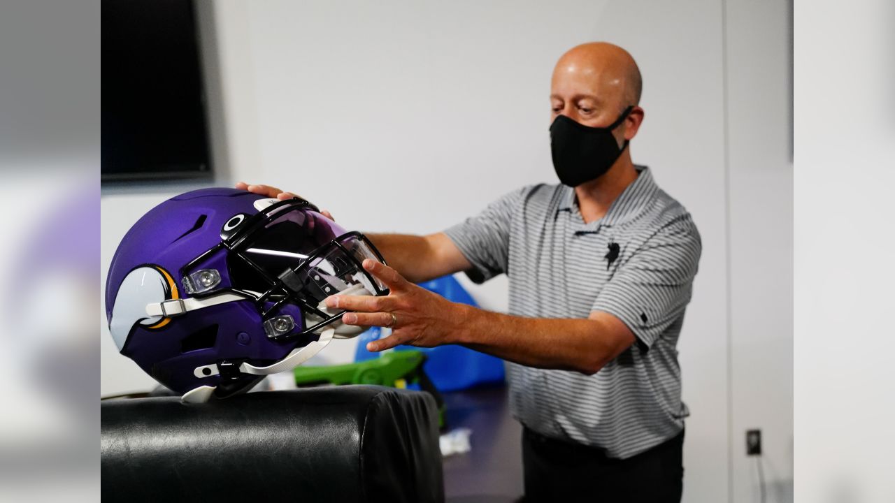 Helmet Stalker on X: The Las Vegas Raiders entire roster practiced with  visors and Oakley mouth shields prior to this week's game.   / X