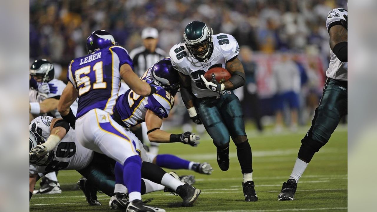 Eagles rediscover their ground game to roll past Vikings in Week 2