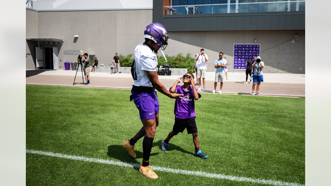 Minnesota Vikings Unveil Purple People Eaters-Era Throwback