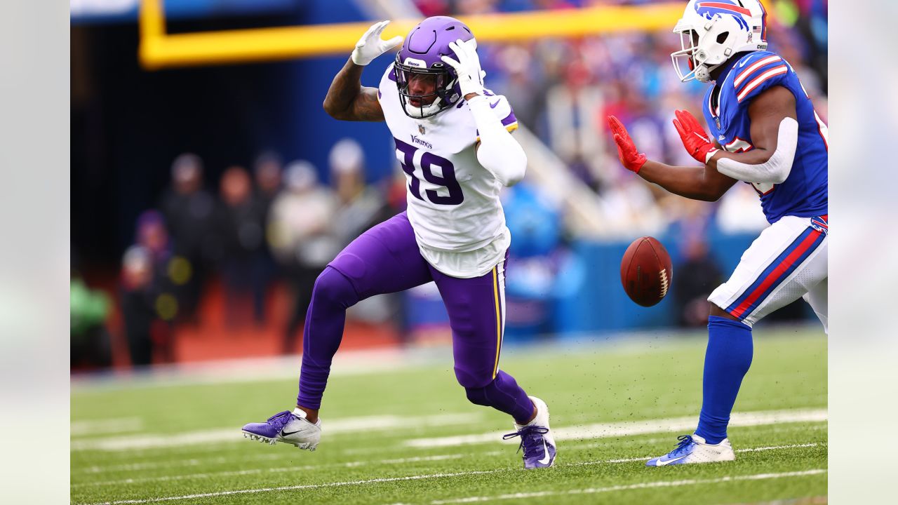 Despite depleted secondary, Vikings' Patrick Peterson supplies pick-six