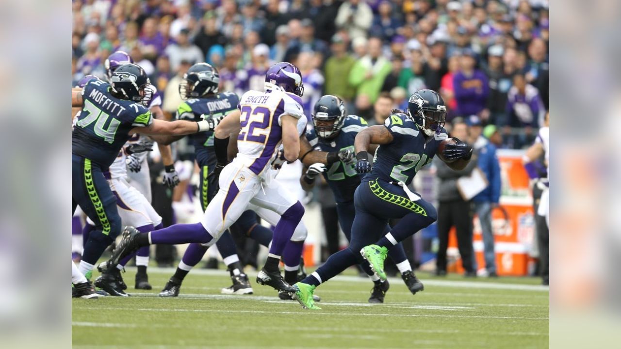 Minnesota Vikings safety Lewis Cine (6) gets set during an NFL pre-season  football game against the Seattle Seahawks, Thursday, Aug. 10, 2023 in  Seattle. (AP Photo/Ben VanHouten Stock Photo - Alamy