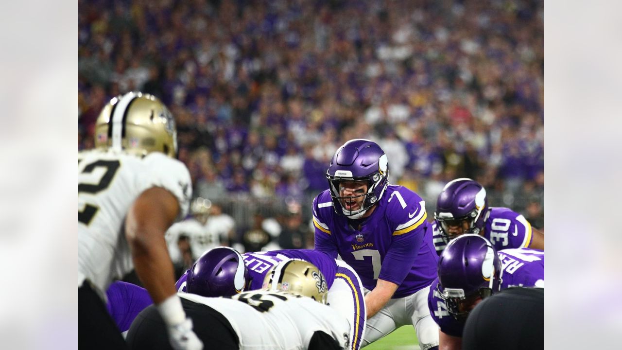 Vikings stun Saints, 29-24, with 61-yard touchdown on last play - CBS News