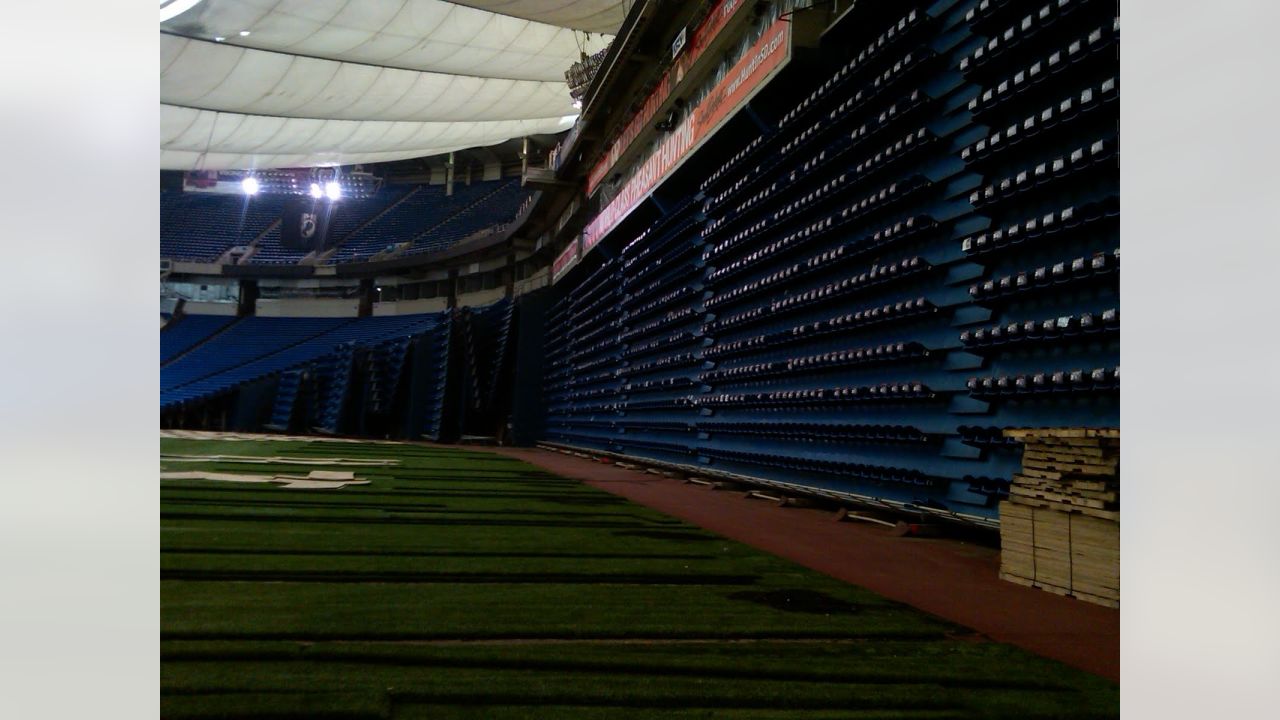 The Moment the Metrodome Roof Collapsed