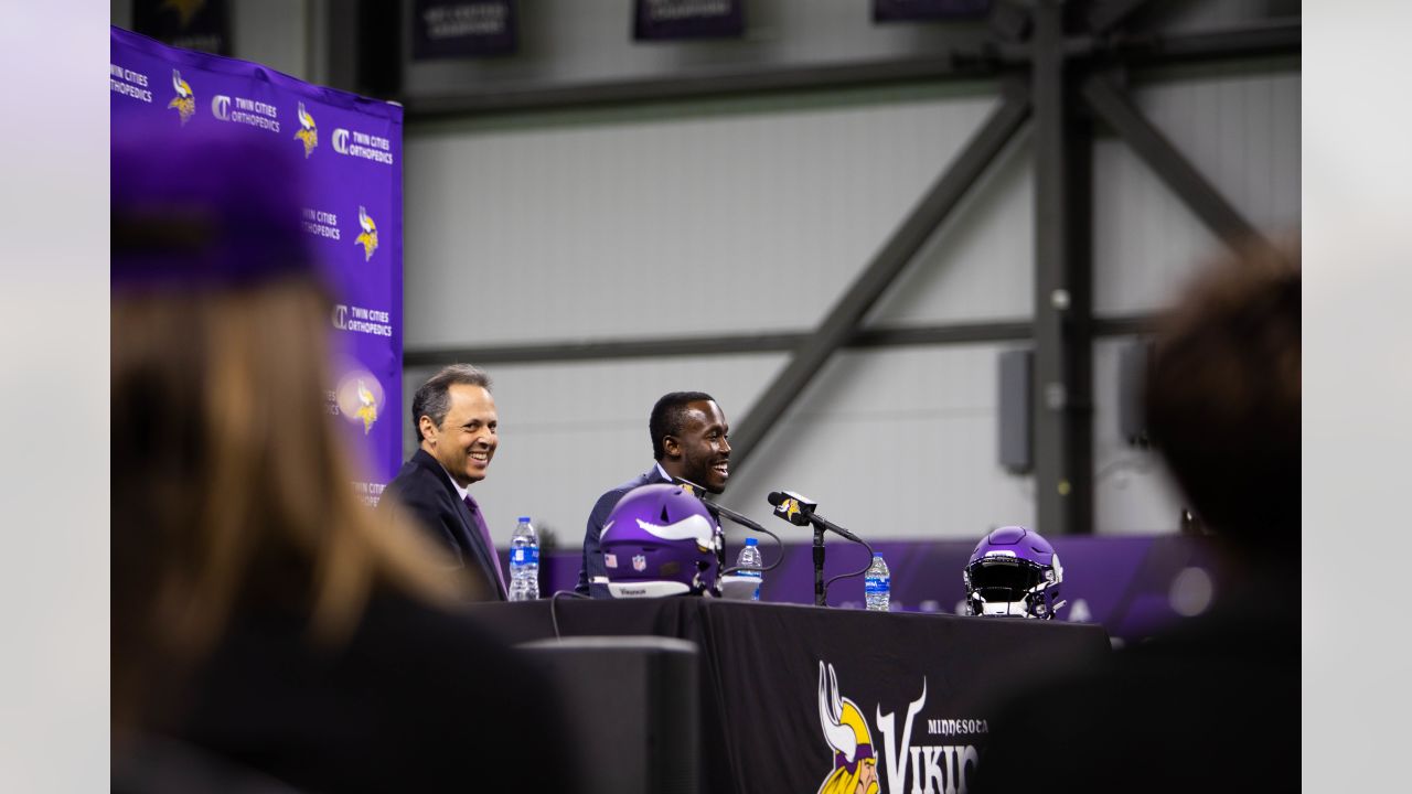 Minnesota Vikings general manager Kwesi Adofo-Mensah stands on the field  before an NFL football game against the Chicago Bears, Sunday, Oct. 9,  2022, in Minneapolis. (AP Photo/Bruce Kluckhohn Stock Photo - Alamy