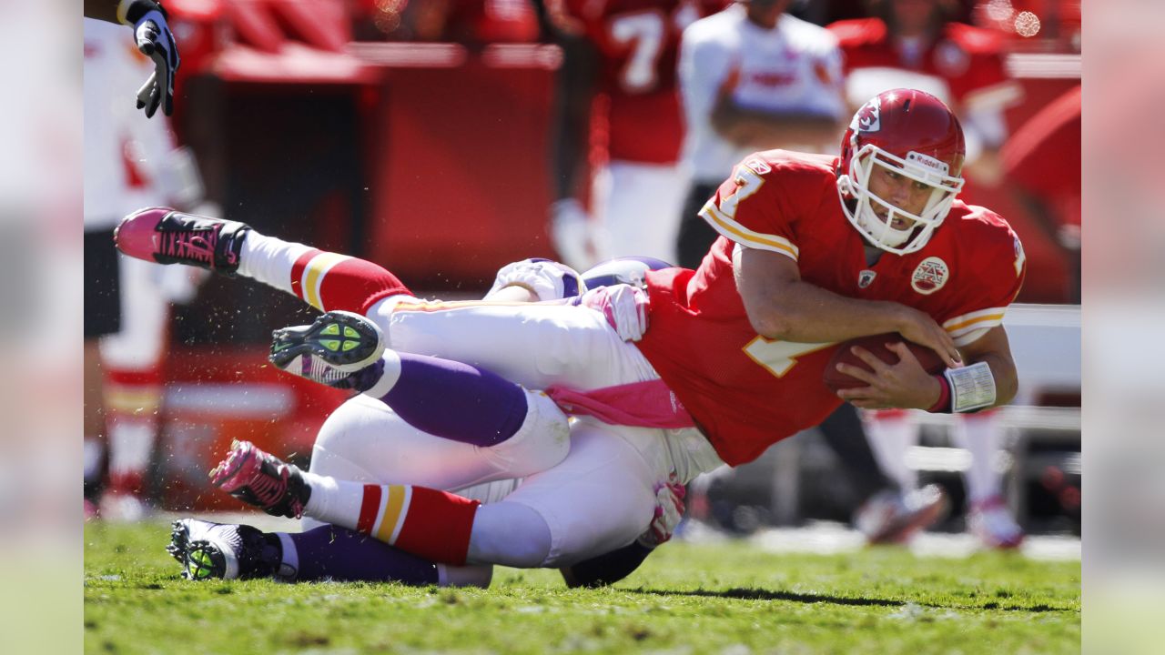 Minnesota Vikings' Brian Robison sacked Tennessee Titans quarterback Matt  Hasselbeck for an eight-yard loss during the first quarter at Mall of  America Field in Minneapolis, Minnesota, Sunday, October 7, 2012. (Photo by