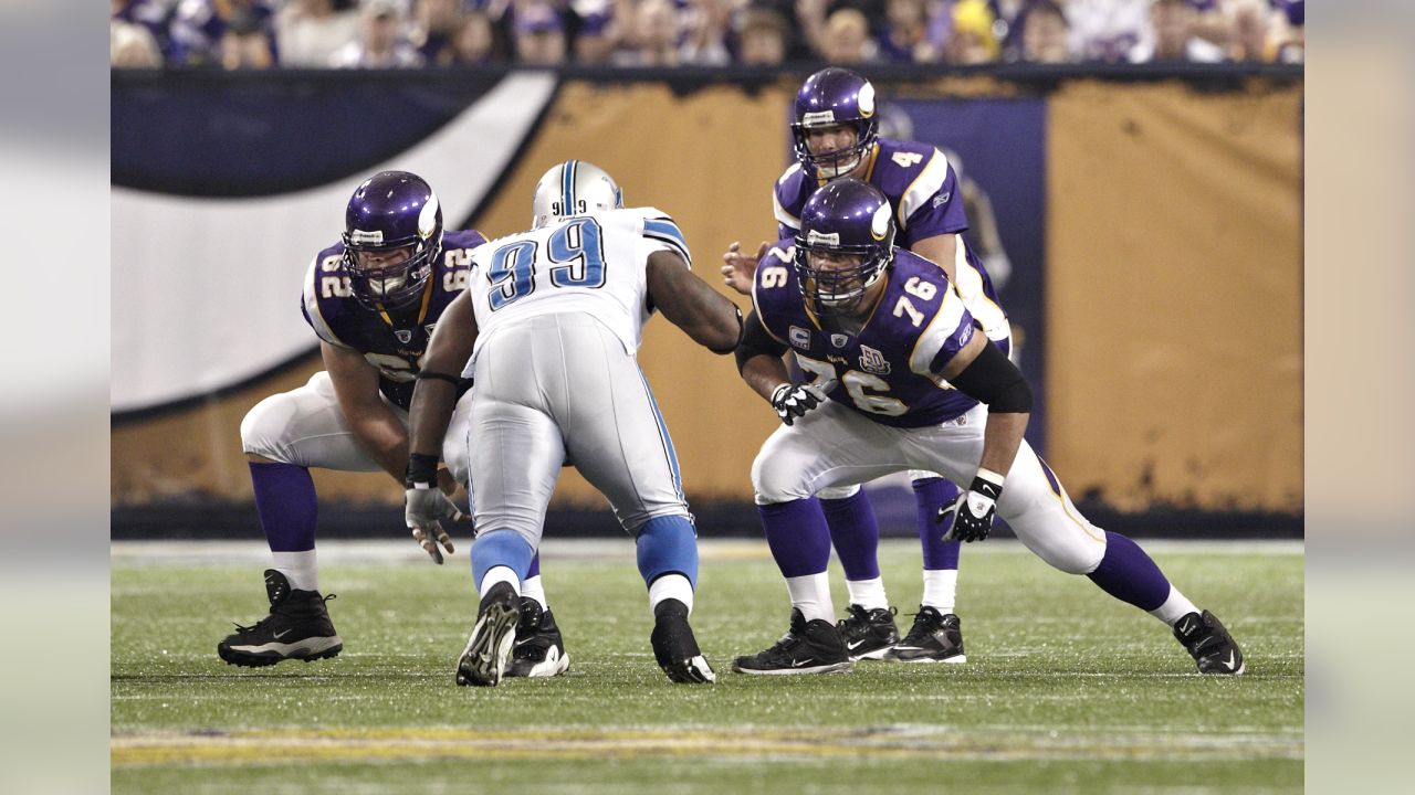 Minnesota Vikings' All Pro tackle Steve Hutchinson watches from