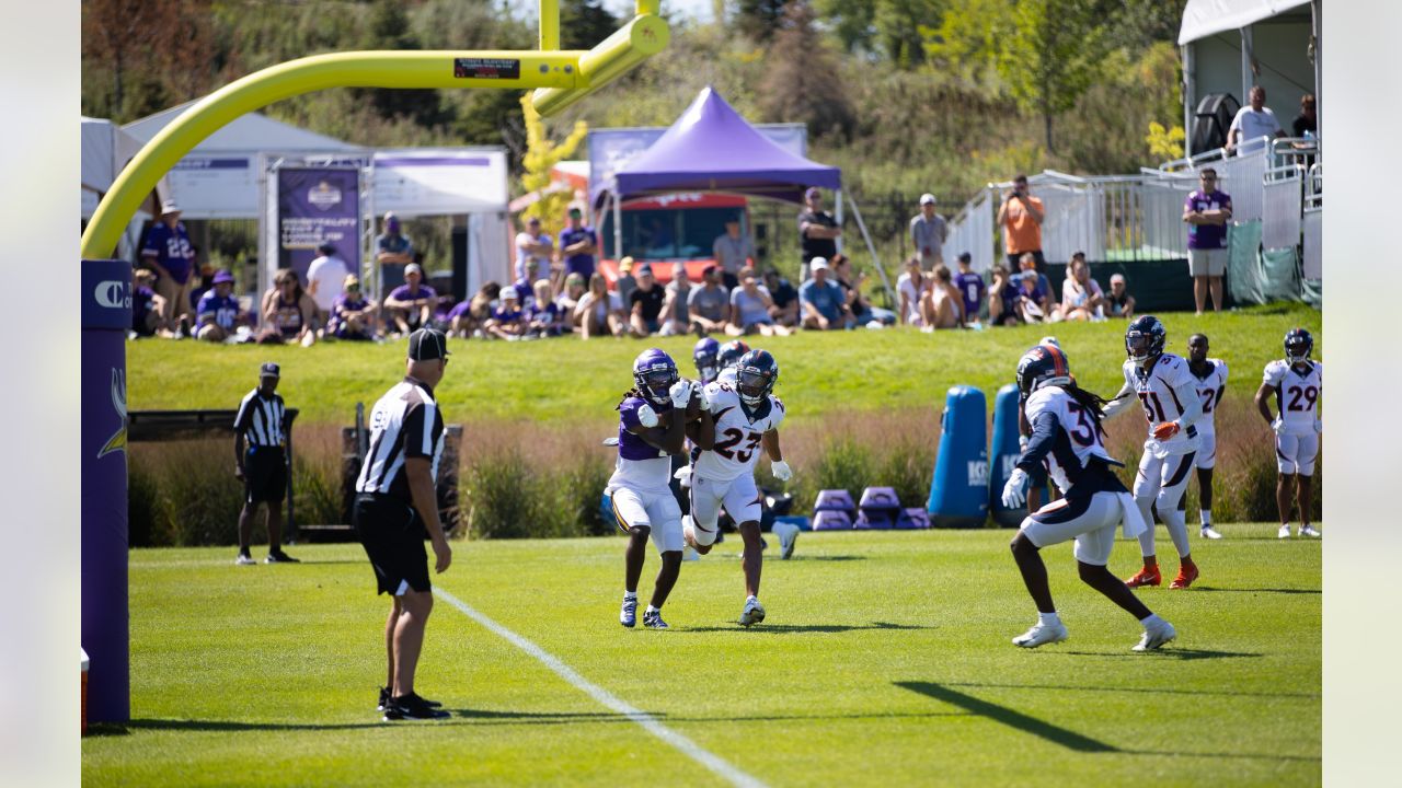 Kellen Mond Soaks Up QB Info During Drizzly 1st Vikings Practice