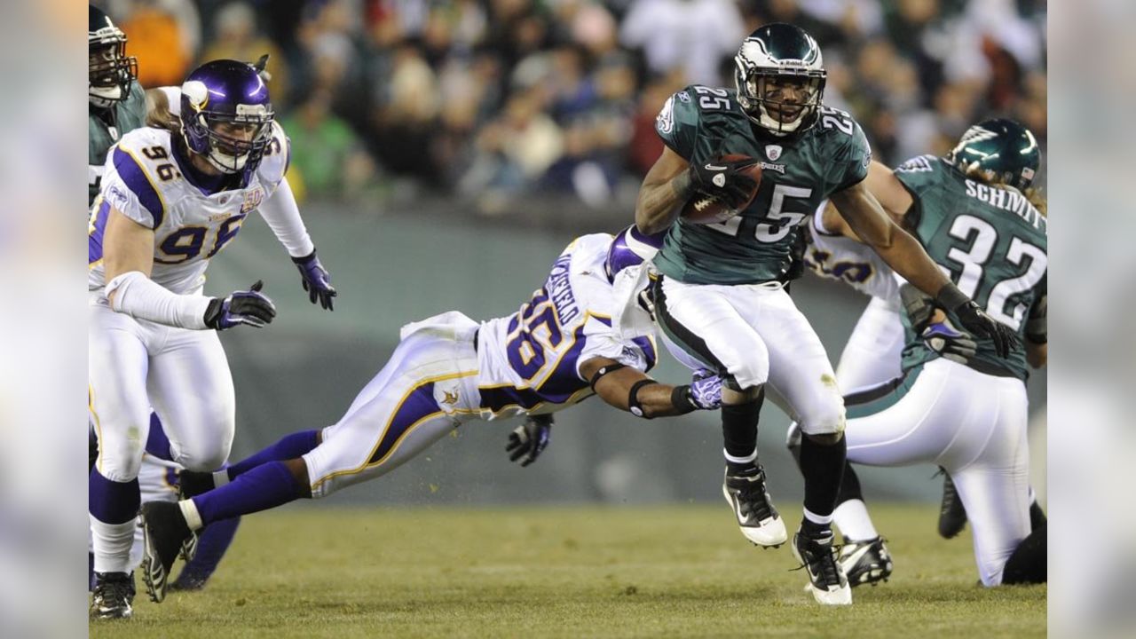 What TV channel is the Vikings vs. Eagles game on? Free live