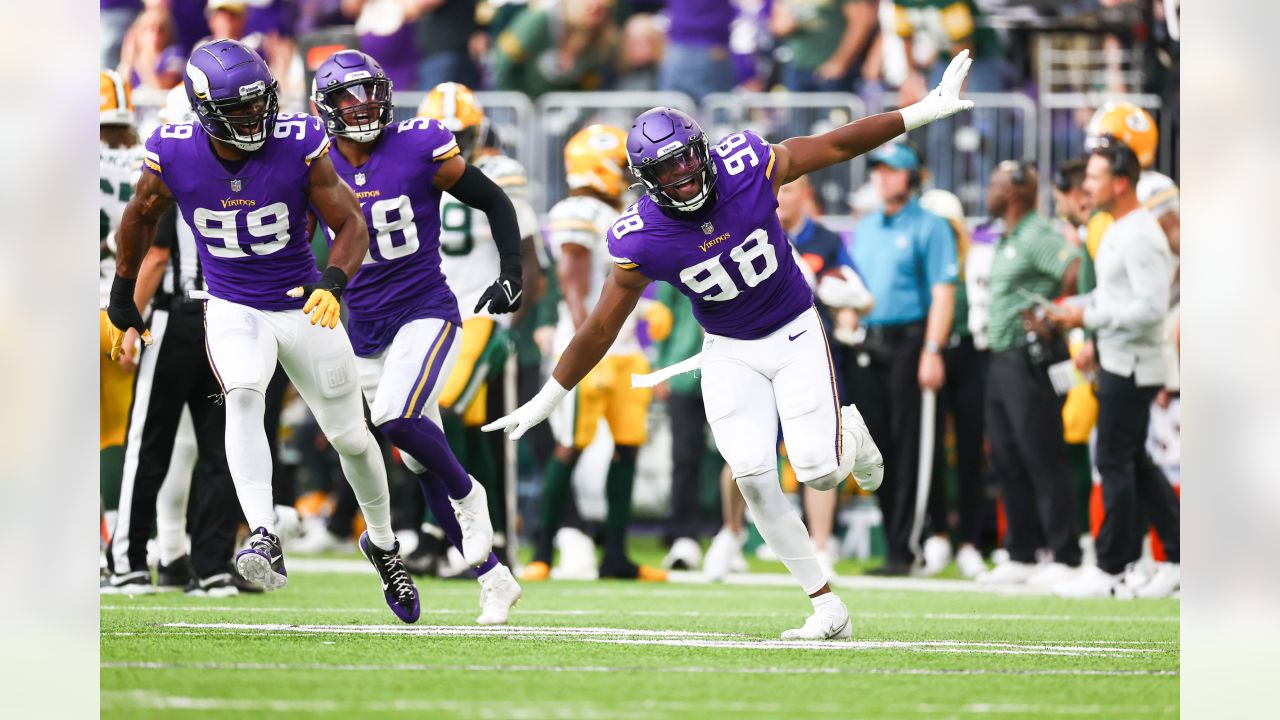 Meet at the Quarterback 2.0: Za'Darius Smith and Danielle Hunter can be an  elite duo - Sports Illustrated Minnesota Vikings News, Analysis and More